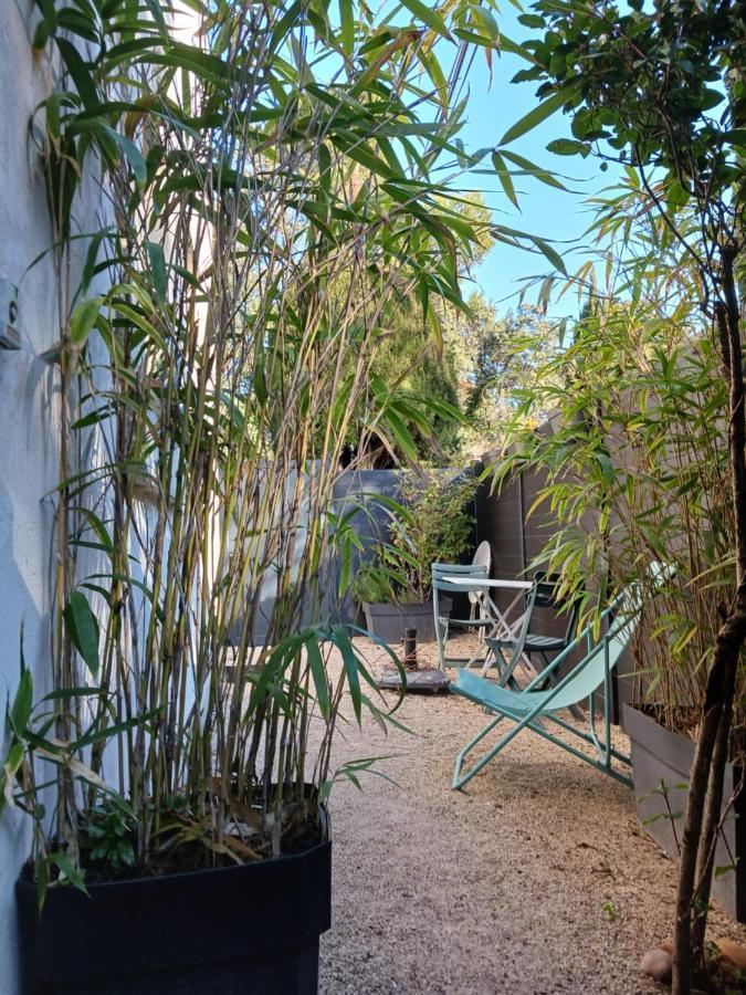 Studio Charmant Et Calme Villeneuve Les Avignon Entree Et Cour Independantes Climatisation Piscine Parking Extérieur photo
