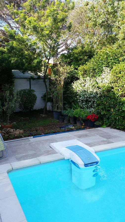 Studio Charmant Et Calme Villeneuve Les Avignon Entree Et Cour Independantes Climatisation Piscine Parking Extérieur photo
